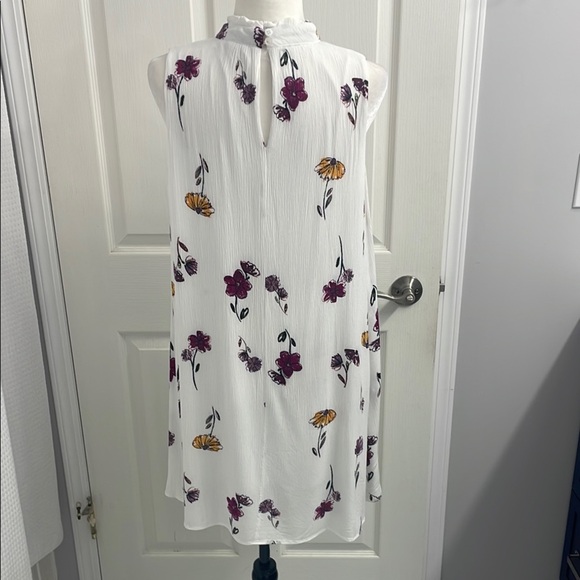 Gilli White Floral Midi Dress - Picture 5 of 8